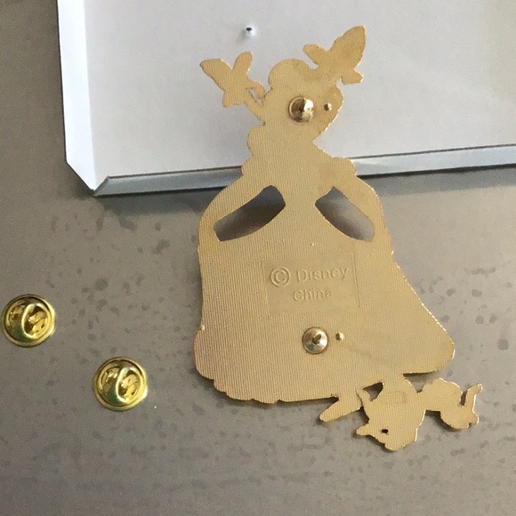 Collectable Disney Pin, A Dress for Cinderella Jumbo Pin, Storybook - Picture 8 of 8